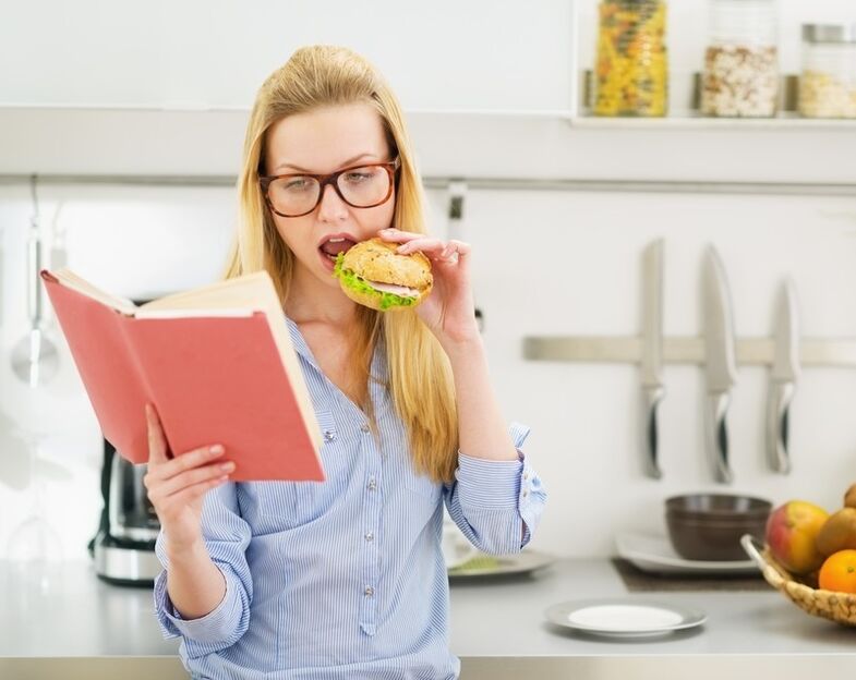 The girl is learning how to lose 5 kg per week